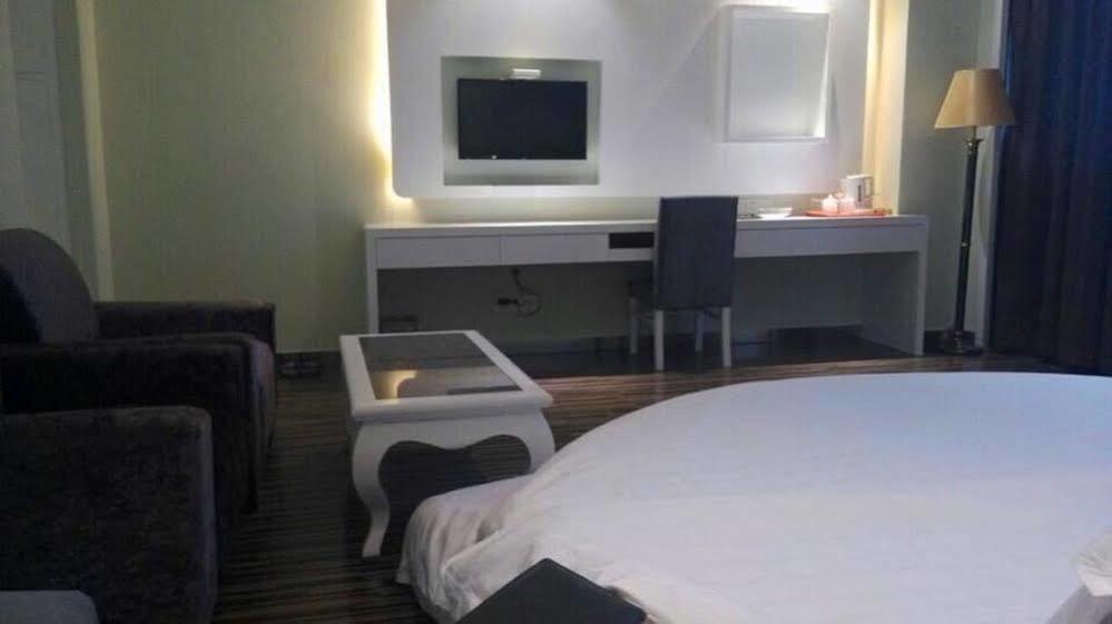 New Zhongxun Business Hotel Yueyang Zewnętrze zdjęcie